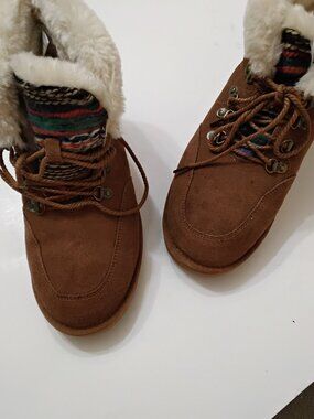 LAMO Linden Suede Faux Fur Lace-Up Boots - Women's Size 9 - Chestnut Brown Boho